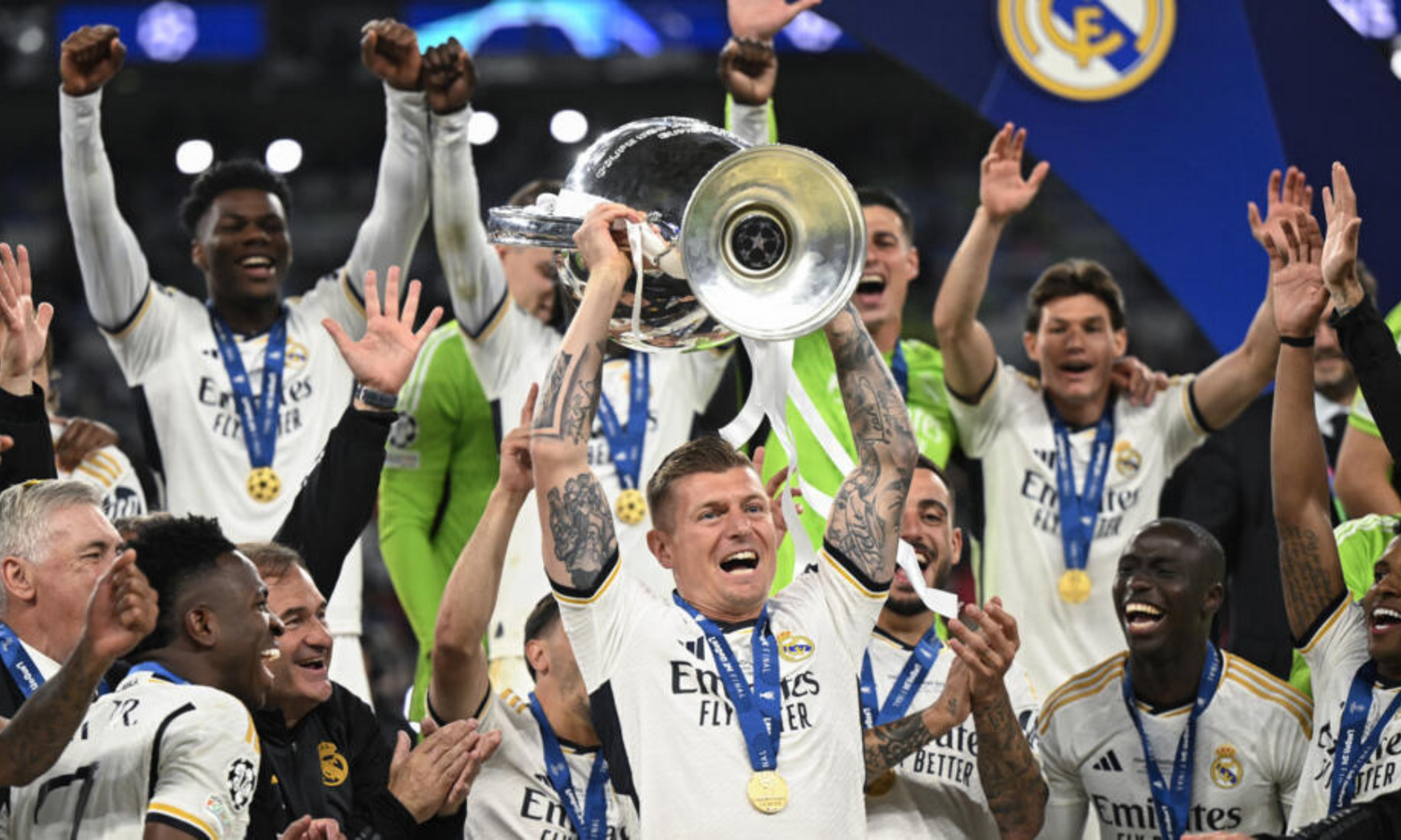 LE REAL MADRID REMPORTE LA COUPE AU GRANDES OREILLES POUR LA 15ÈME FOIS